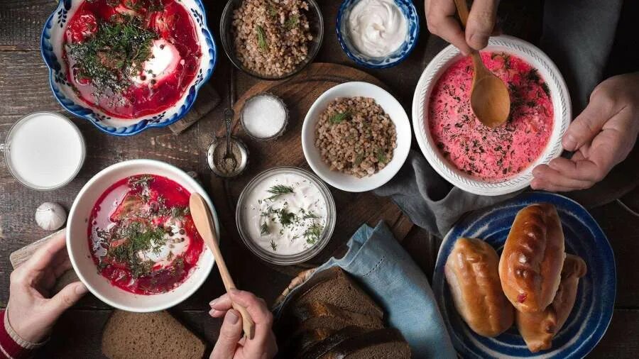 We eat russians. Селедка под шубой. What we eat. We eat russians. Eating etiquette in different countries.