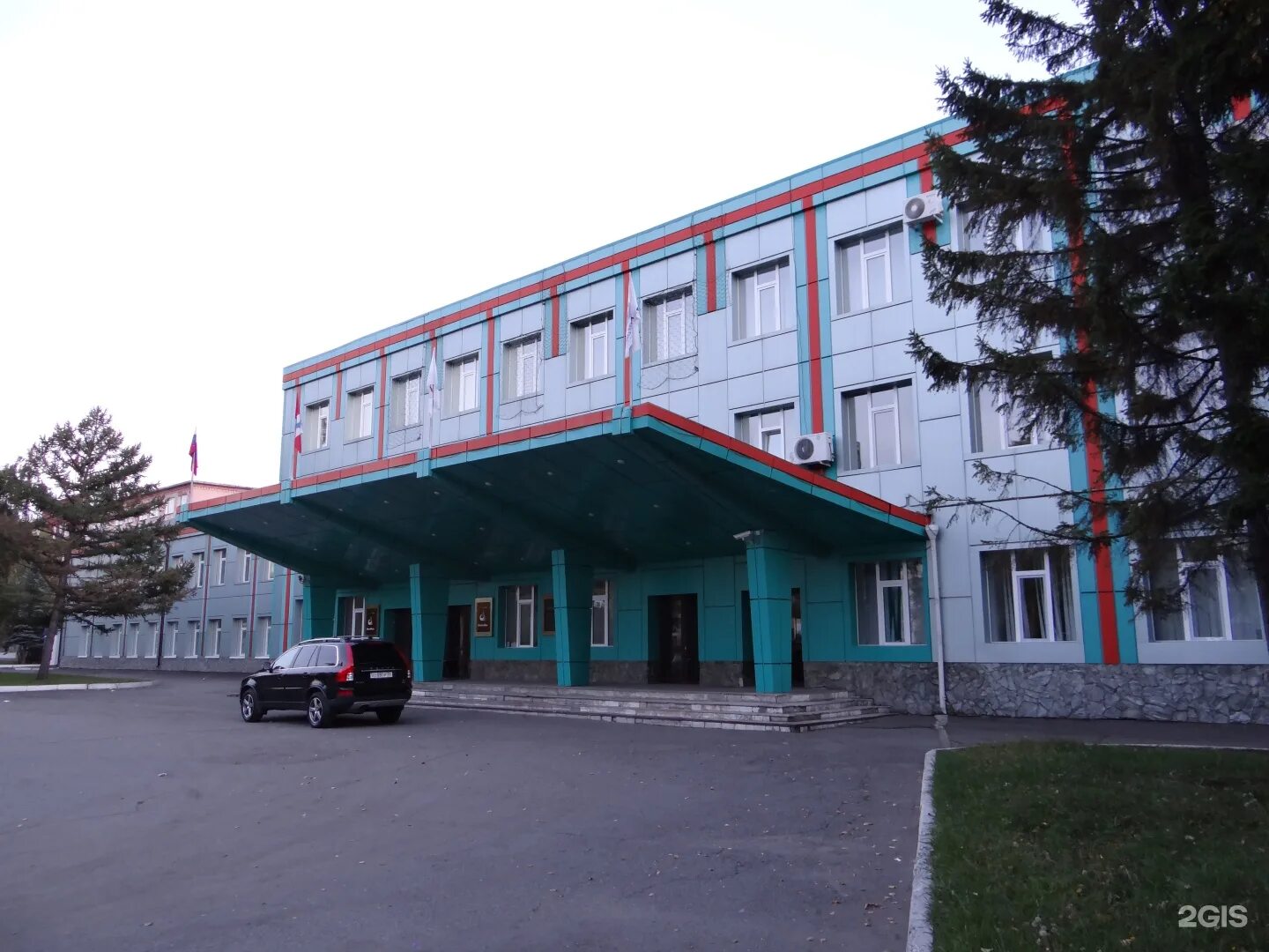 Дк шинник. Будеркина 2 омск. Памятник в дк шинник. Кдц шинник воронеж. Дк шинник.