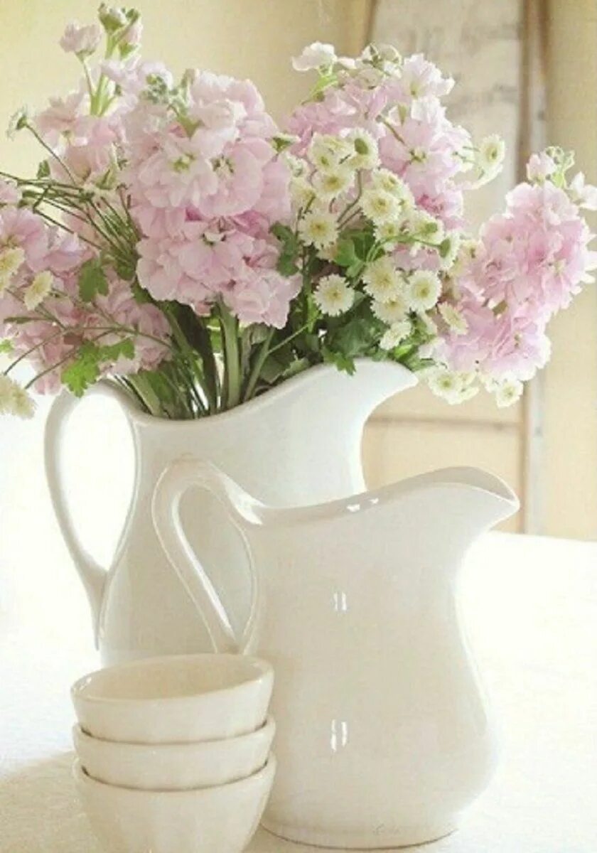 Картинки с добрым утром с цветами весной. Цветы в вазах. Красивые цветы в вазе. Красивые вазы с цветами. Нежный цветок.