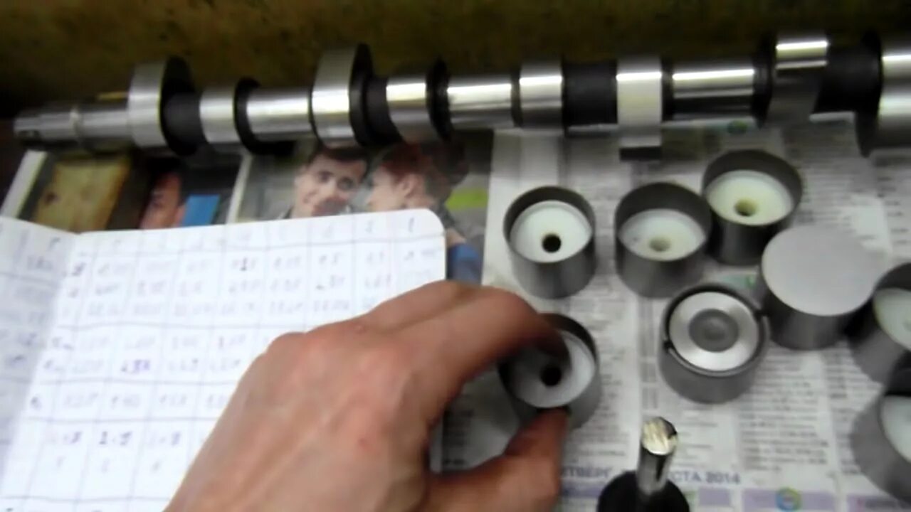 Как снять толкатели клапанов Checking and replacing valve lifters VAZ-21126
