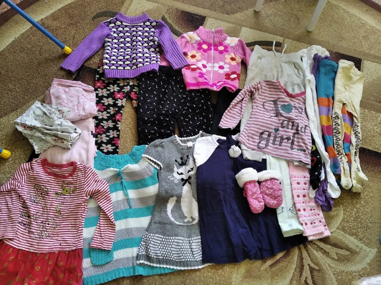 Детские вещи б/у. Красивая детская одежда для девочек. Много одежды на девочку 3 года. Детские вещи для девочек. Вещи на девочку 3.
