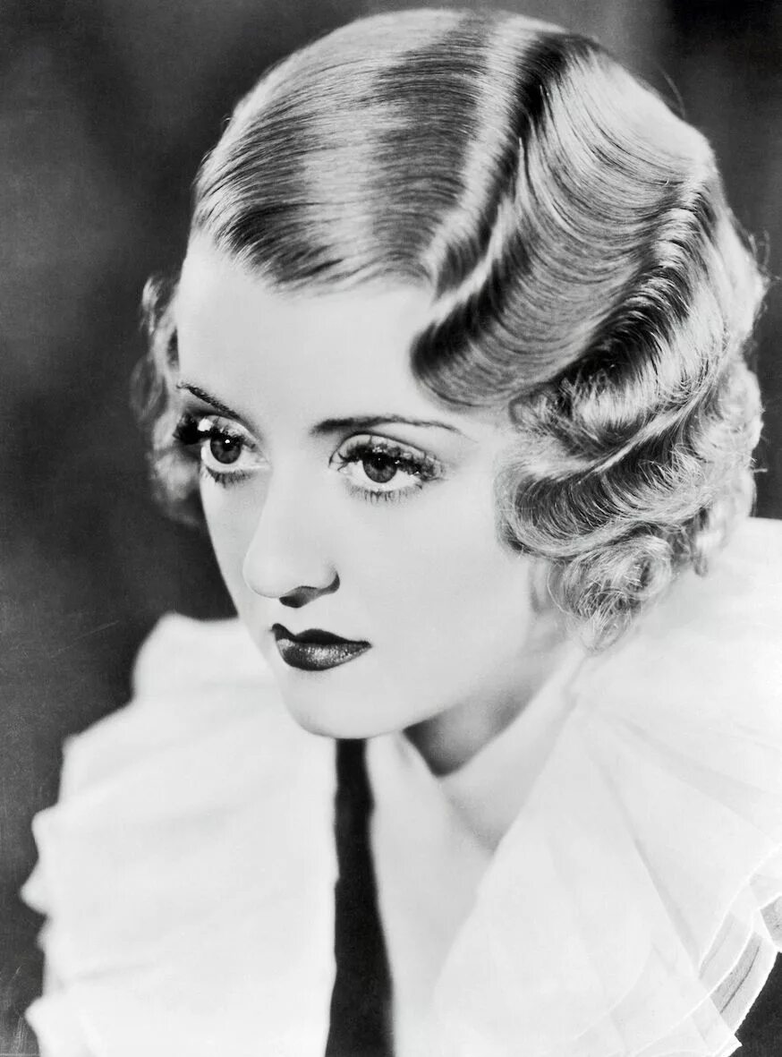 THE VINTAGE THIMBLE - 1920’s Hairstyles A collection of 1920’s... 1920s hair, Vi