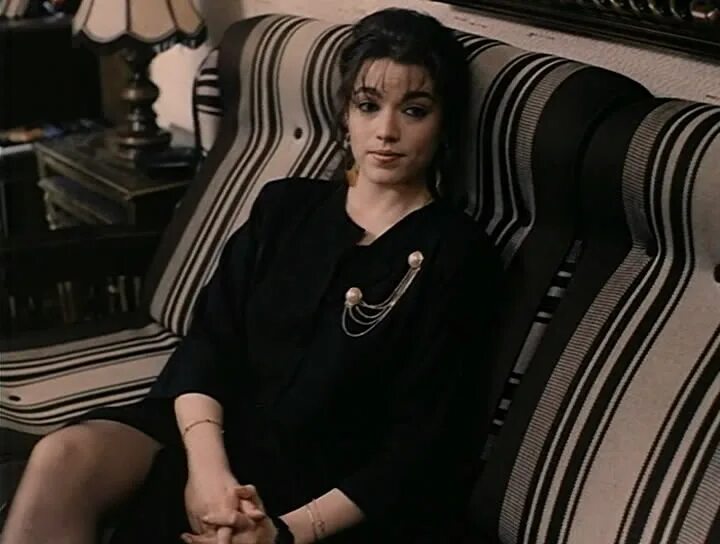 Дом свиданий детектив фильм. Девочки по вызову бывают разные дом свиданий. Хмельницкая в молодости. Дом свиданий фильм 1991. Женщины по вызову.