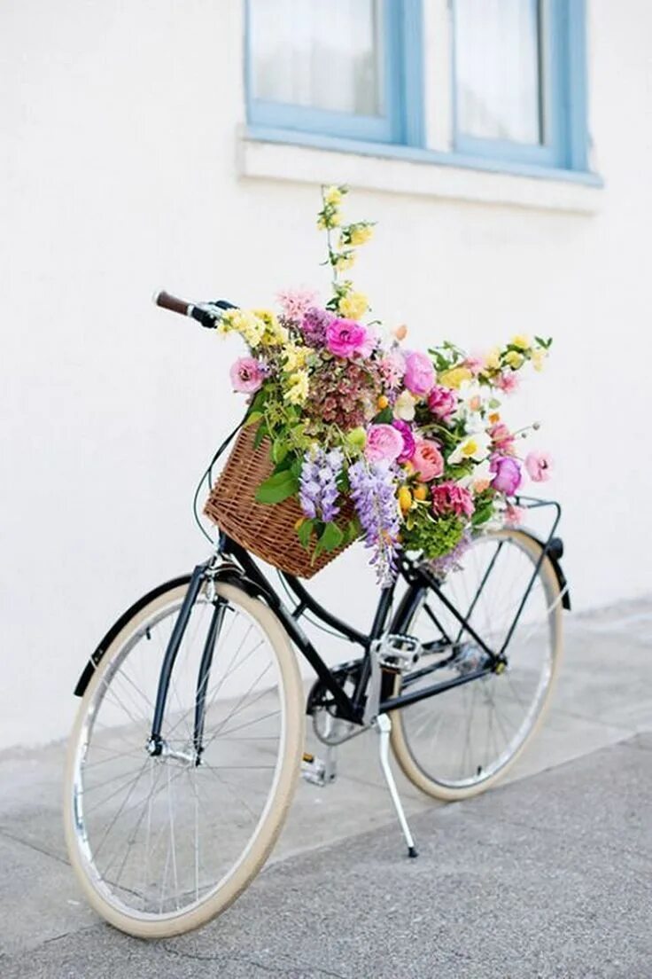 Велосипед в цветах зеленый. Велосипед с цветами. Велик с корзинкой цветов. Велосипед с корзинкой с цветами. Красивые велосипеды.