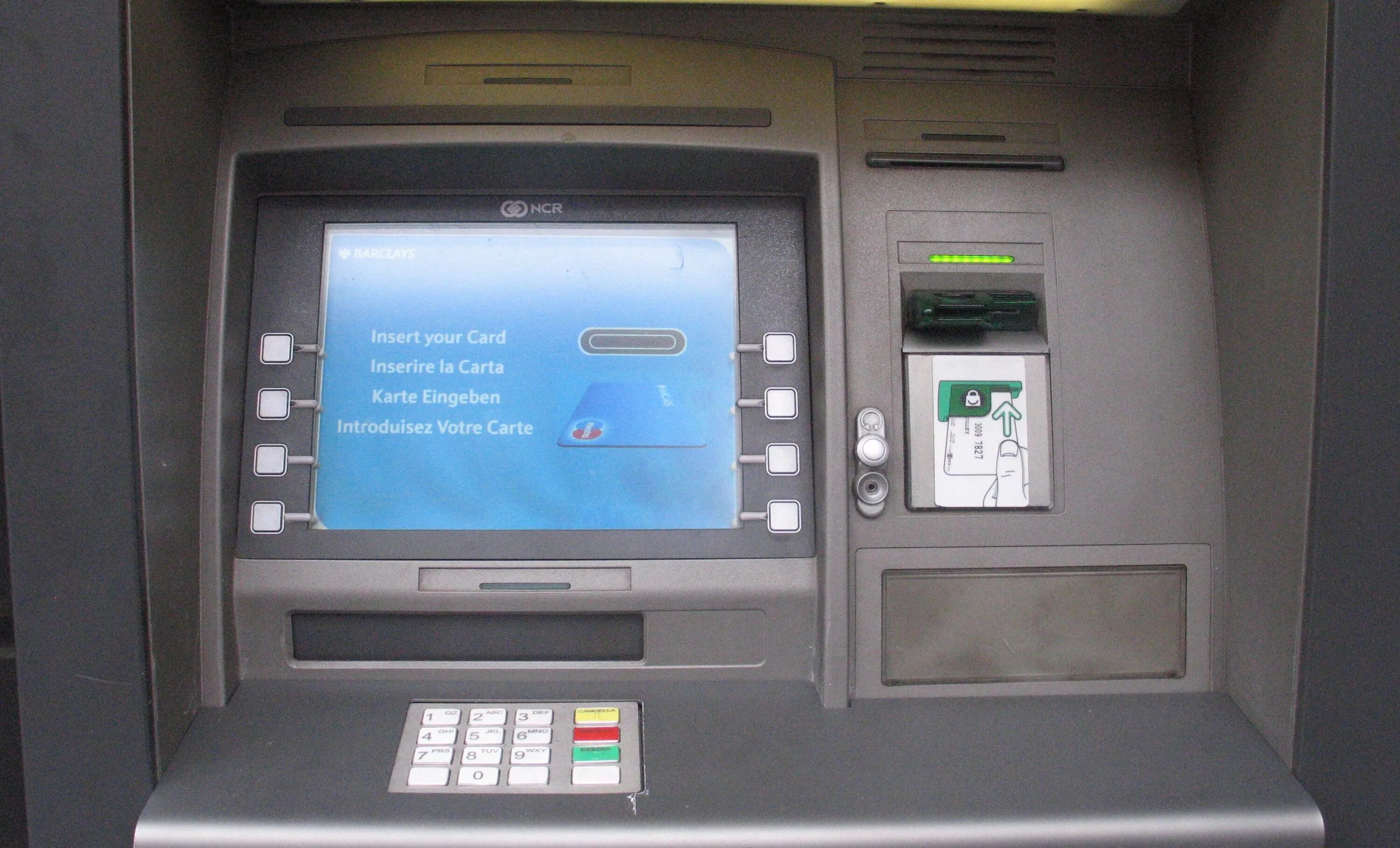 Банкоматы время работы. Дисплей банкомата. Монитор банкомата. Экран банкомата для детей. Интерфейс банкомата.
