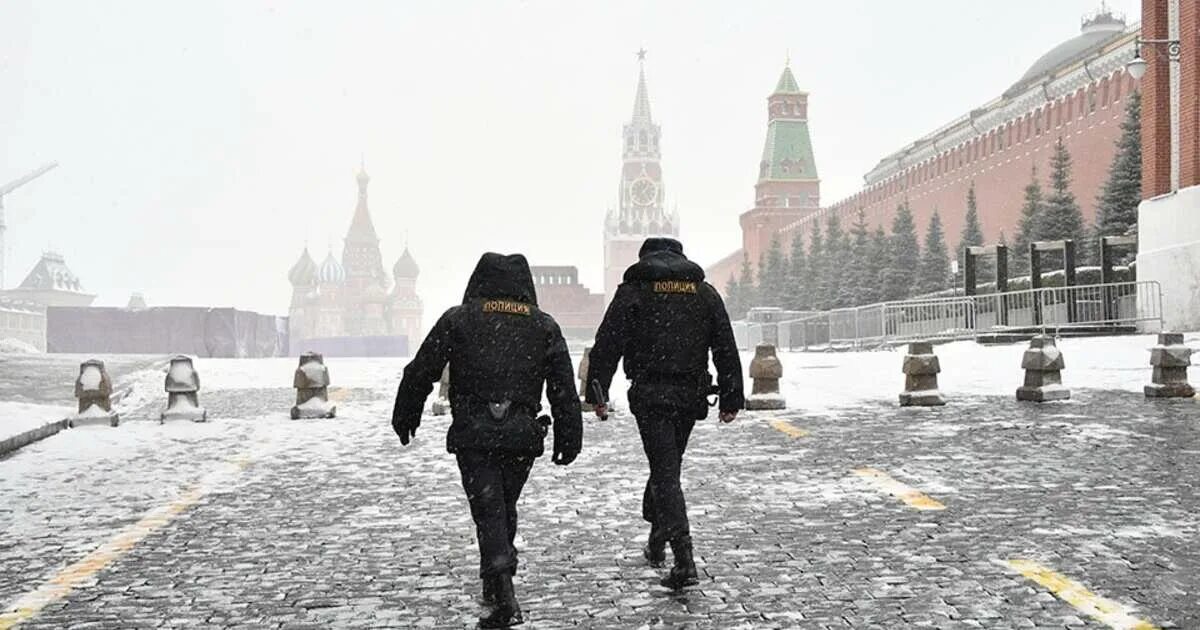 20 Декабря в Москве. Красная площадь дождь. Опасность на красной площади. Москва в опасности. 20 декабря через