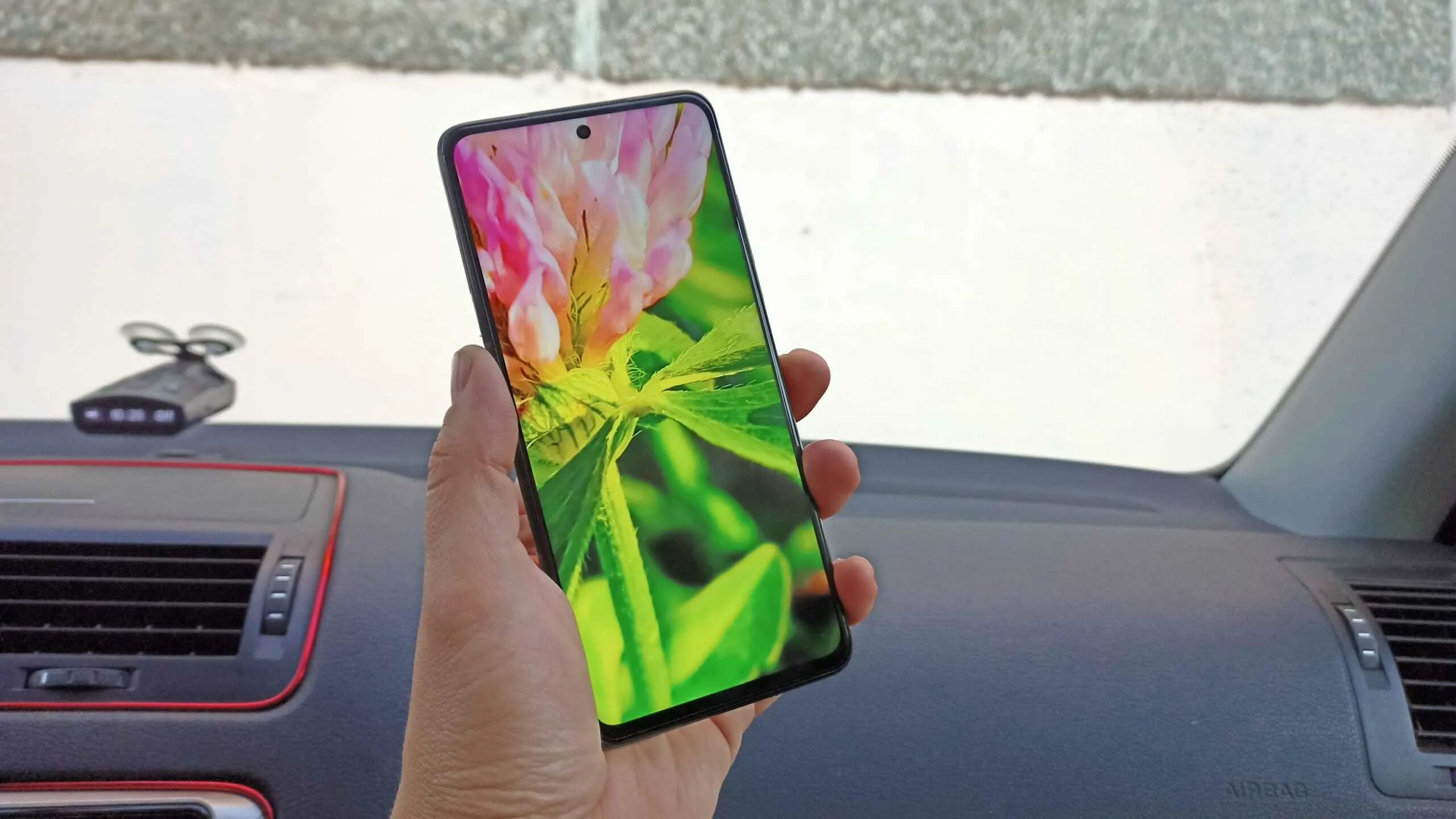 Хорошие смартфоны с nfc. Считывание nfc ios. поко ф4 gt фото в руках.