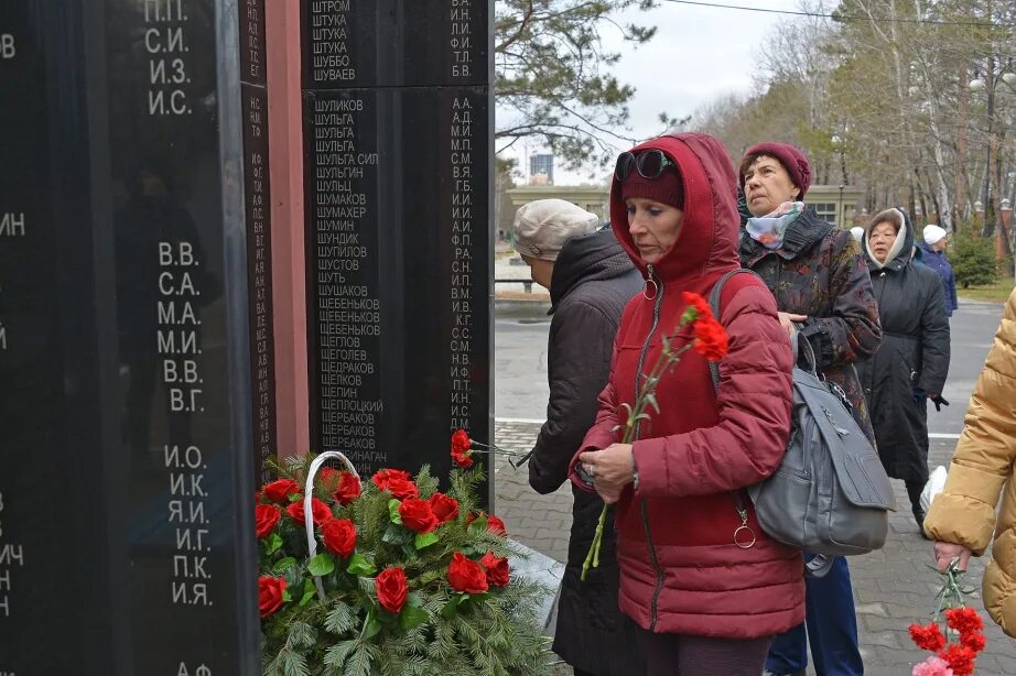 день памяти жертв политических репрессий норильск. жертв политических репресси. мемориал жертвам сталинских репрессий в москве. день жертв репрессий. мемориал жертвам политических репрессий санкт-петербург.