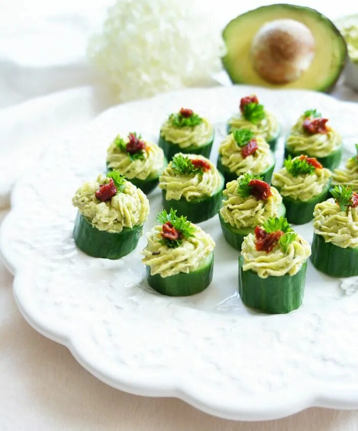 Яйца, фаршированные авокадо и беконом кулинарный пошаговый рецепт с фото * INM