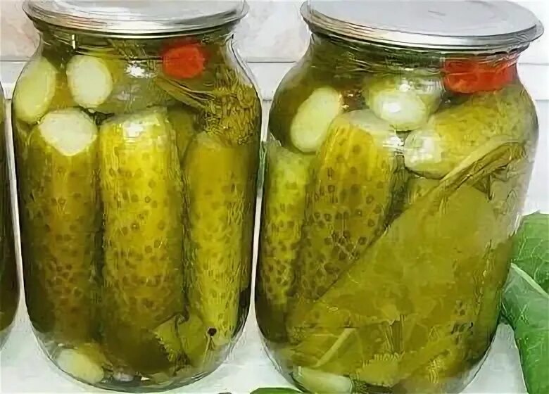 Солёные огурцы на зиму. Малосольные огурцы с уксусом. Как солить огурцы в 1 литровой банке. Огурцы на зиму с уксусом. Огурчики консервированные.