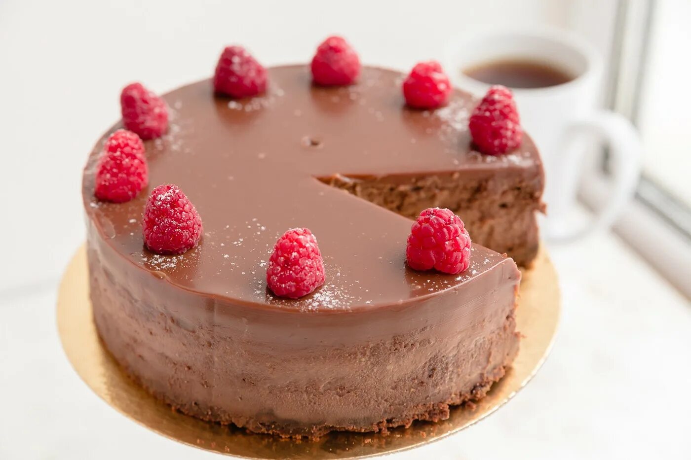 Рецепт шоколадного чизкейка в домашних. Торт чизкейк шоколадный. Чизкейк с шоколадом. Шоколадный чизкейк без выпечки. Шоколадный торт с чизкейком внутри.