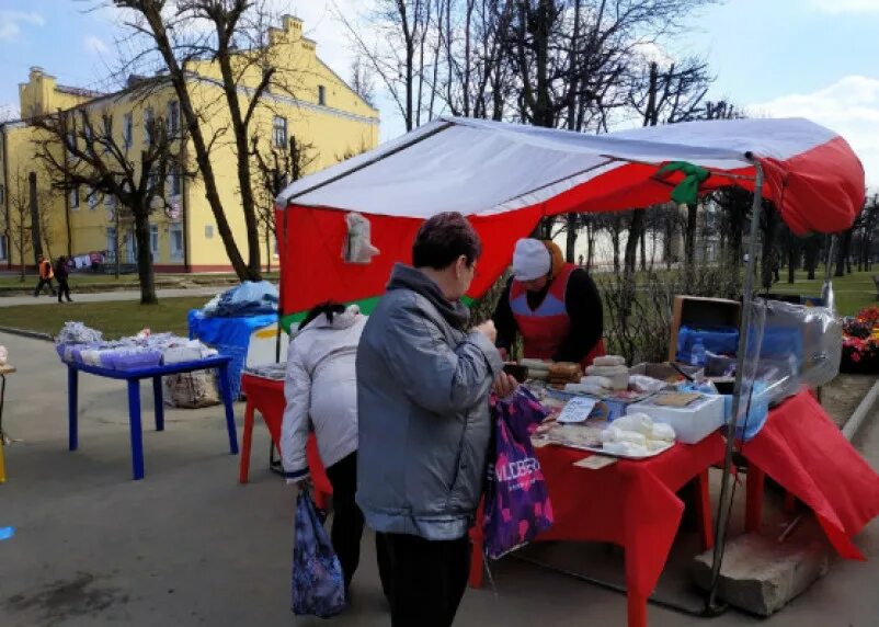 Центральный рынок смоленск. Колхозный рынок смоленск. Верхний рынок кисловодск. Колхозный рынок смоленск. Городской рынок.