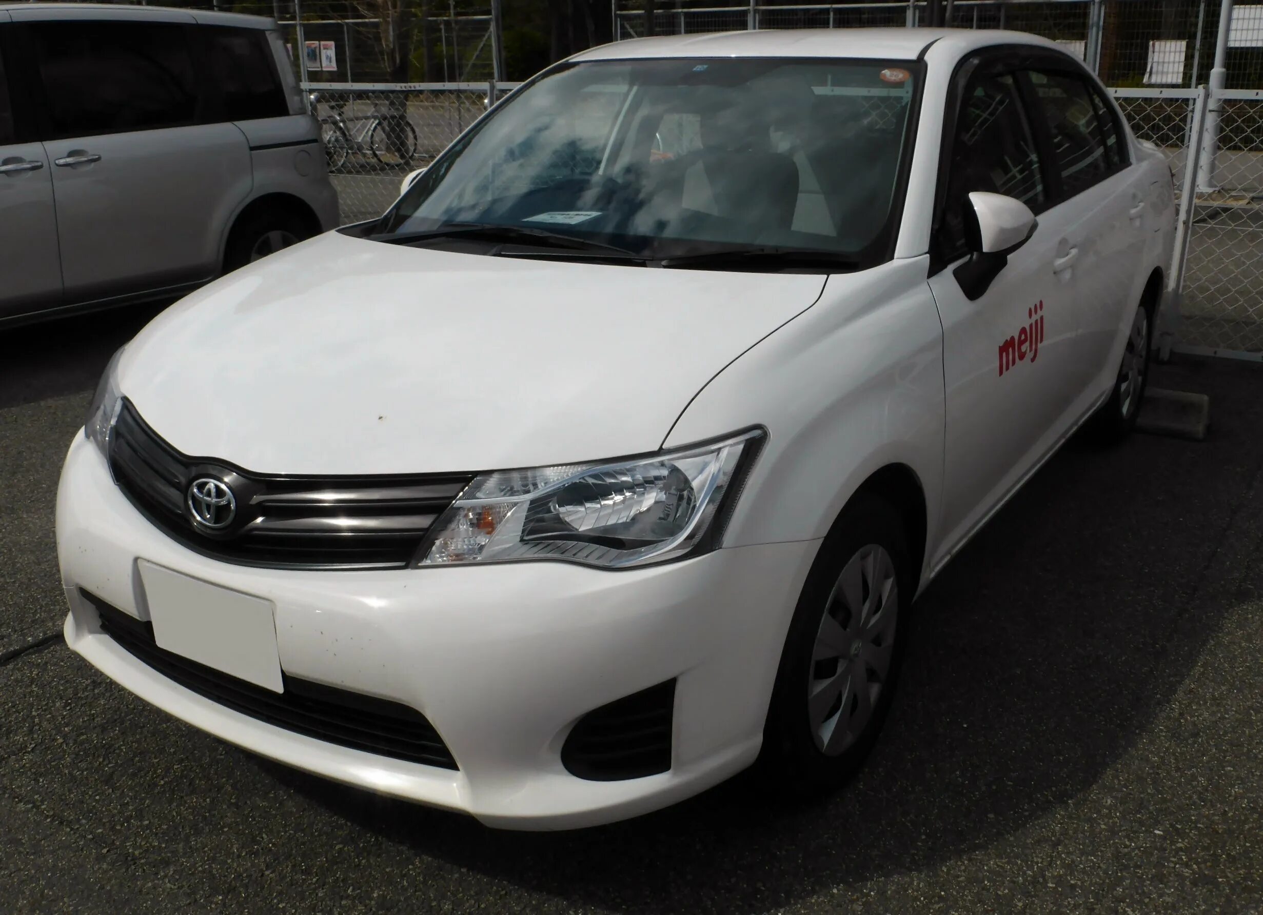 Toyota Corolla Axio 2013. Toyota Corolla Axio e160. Toyota Corolla Axio 2012. Тойота Королла Аксио 2014.