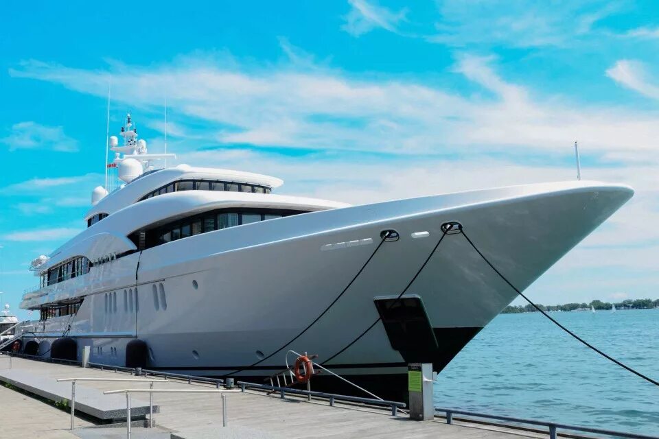 Yacht boat ship. Корабль в море фото. Яхта вдалеке. Яхта tatoosh. Морская яхта.