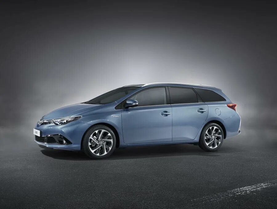 Тойота аурис 2016 года. Тойота аурис универсал 2016. Toyota auris 2016 hybrid. Тойота аурис хэтчбек 2016. Тойота аурис 2015.