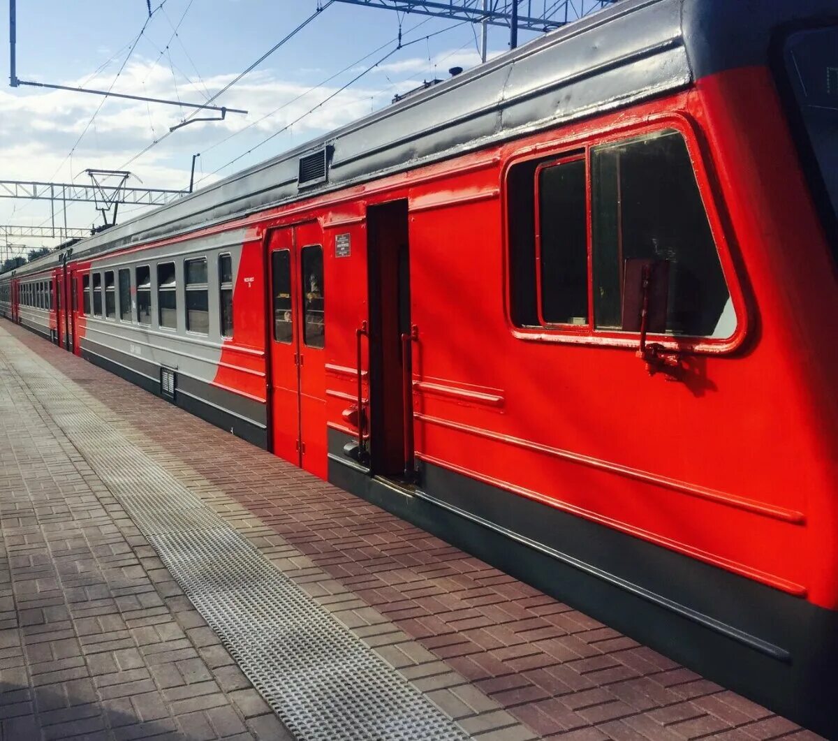 Электричка н. Электричка москва. Электричка н. Пригородные поезда кузбасс. Электричка.