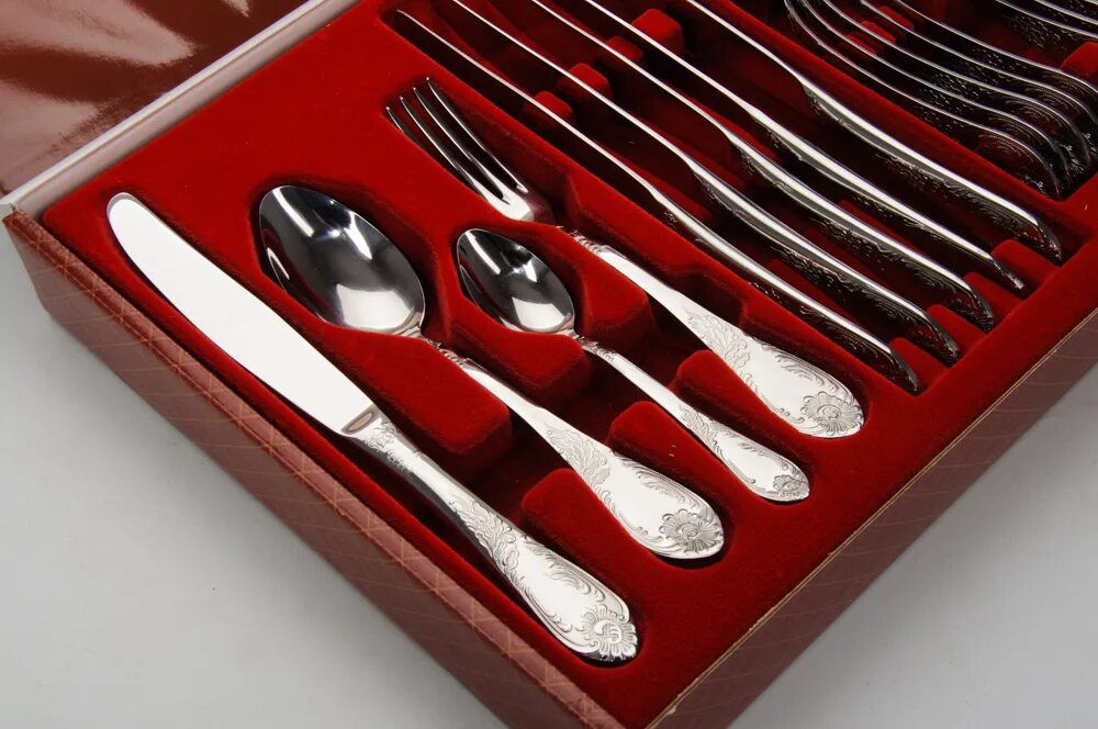 Набор столовых приборов пзхм императорский сн-24м12цм. Подари ложку. Упаковка для ложки. Дарить ложки и вилки. Вилка и ложка серебро.