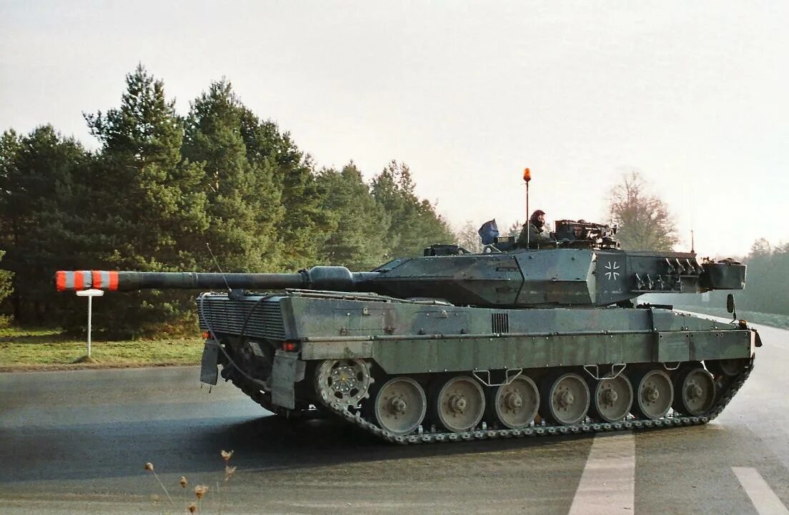Leopard 2 a6. Танк леопард 2а6. танки leopard 2a6. леопард 2а6 дании. леопард 2а6 спереди.