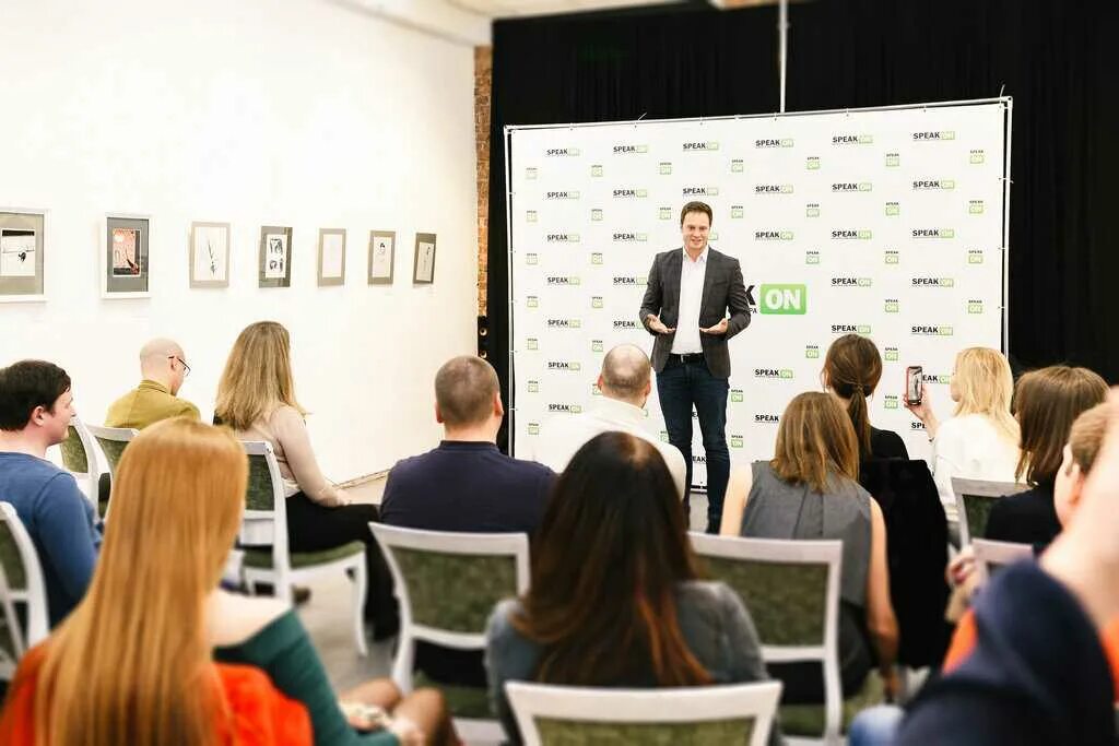 Ораторские курсы. Школа ораторского мастерства. Курсы публичных выступлений. Ораторское искусство тренинг. Курсы публичных выступлений.