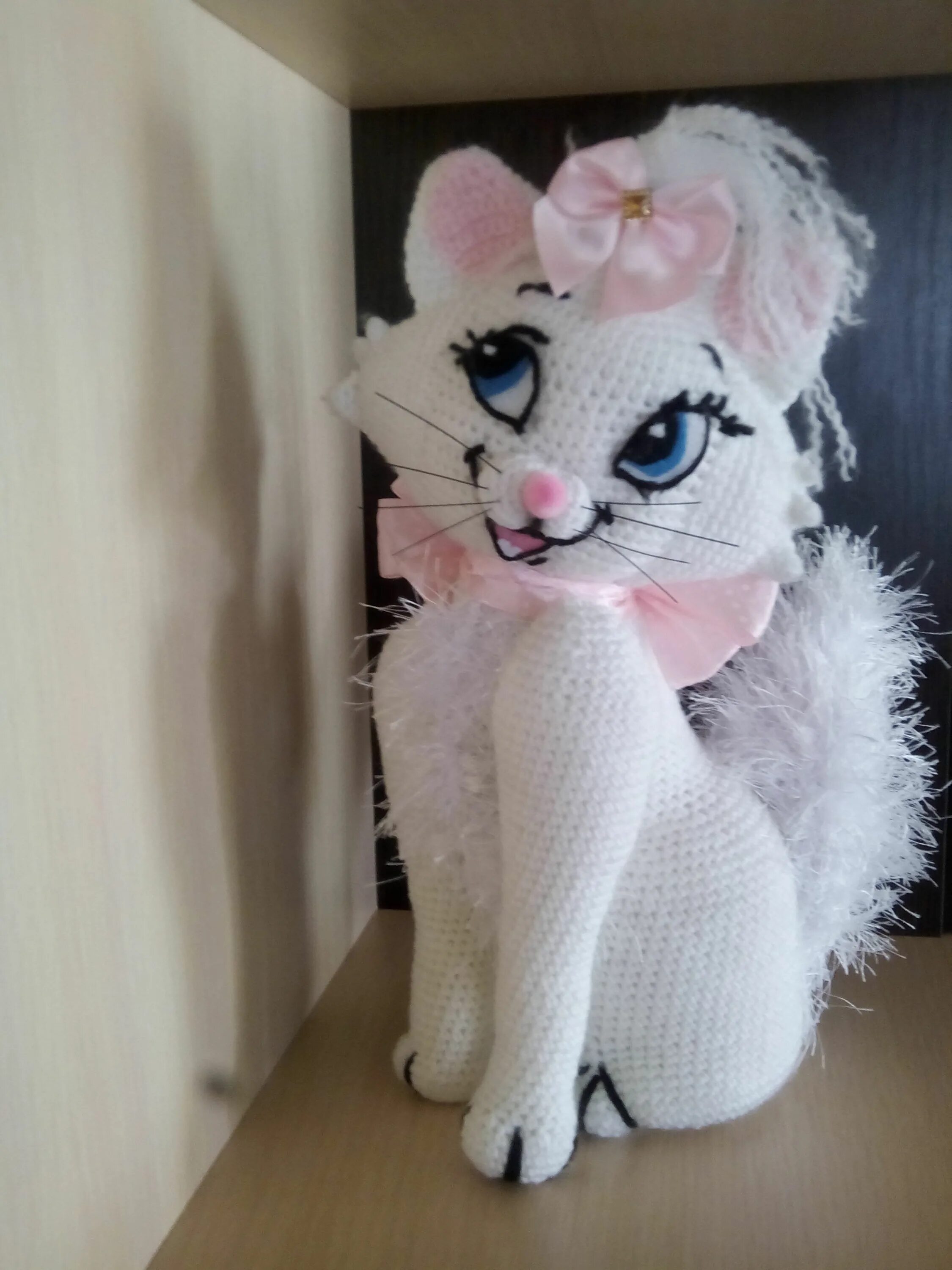 Вязаные игрушки крючком кот аминеко. Мк кошечка. Японские котята амигуруми белые. Мк кошечка. Вязаная игрушка кот.