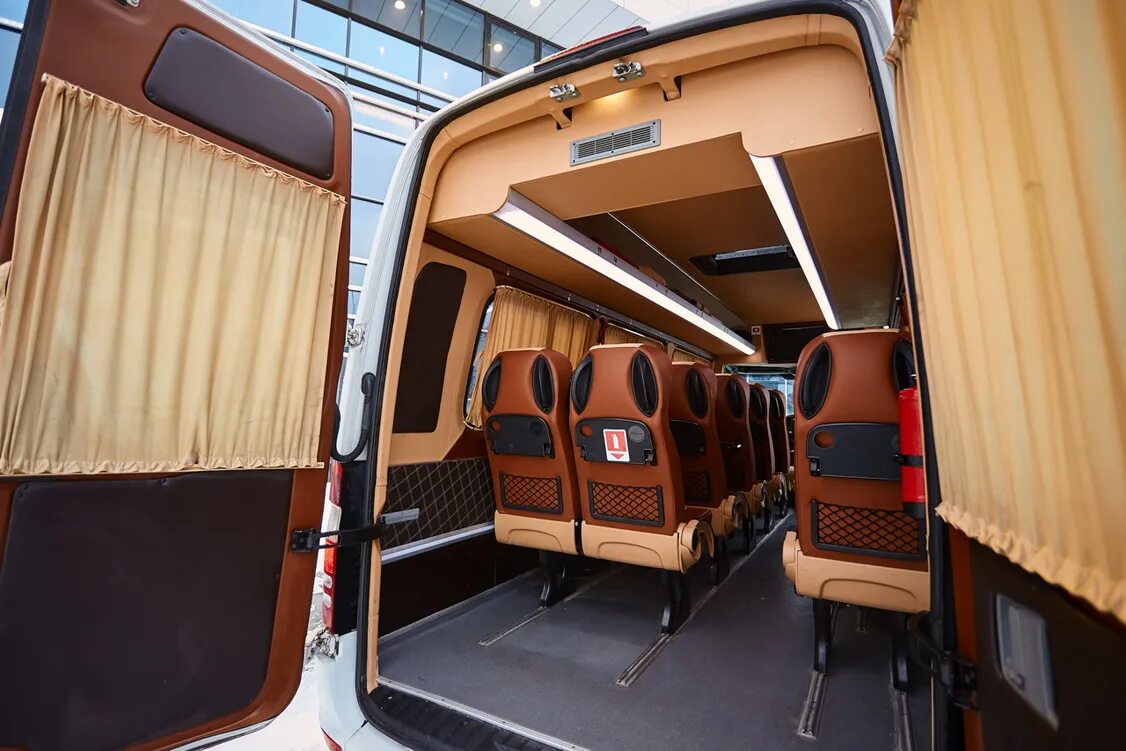 Мерседес 15 мест. Микроавтобус на 15 мест. Sprinter VIP со спальным местом. Аренда микроавтобуса посуточно