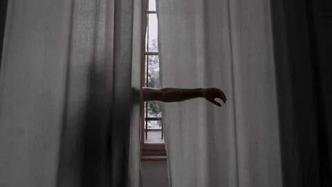 Человек за окном 1