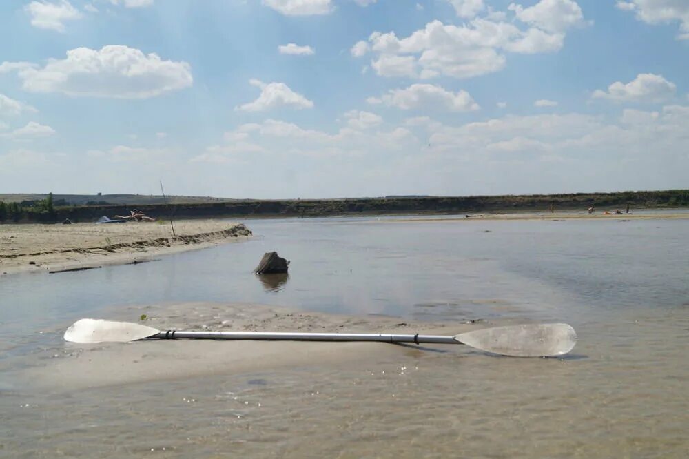 Вода в реке астрахань. Обмеление Волги Астрахань. Волга обмелела в Астрахани. Обмеление Волги 2021. Река Волга мелеет.