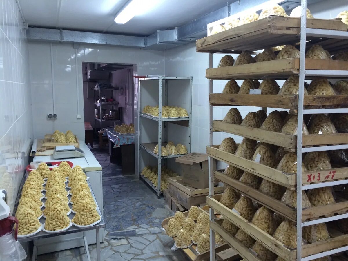 Деревня пекарня. Пекарня в селе Тайсуганово. Сельская пекарня. Пекарня в селе. Деревенская пекарня.