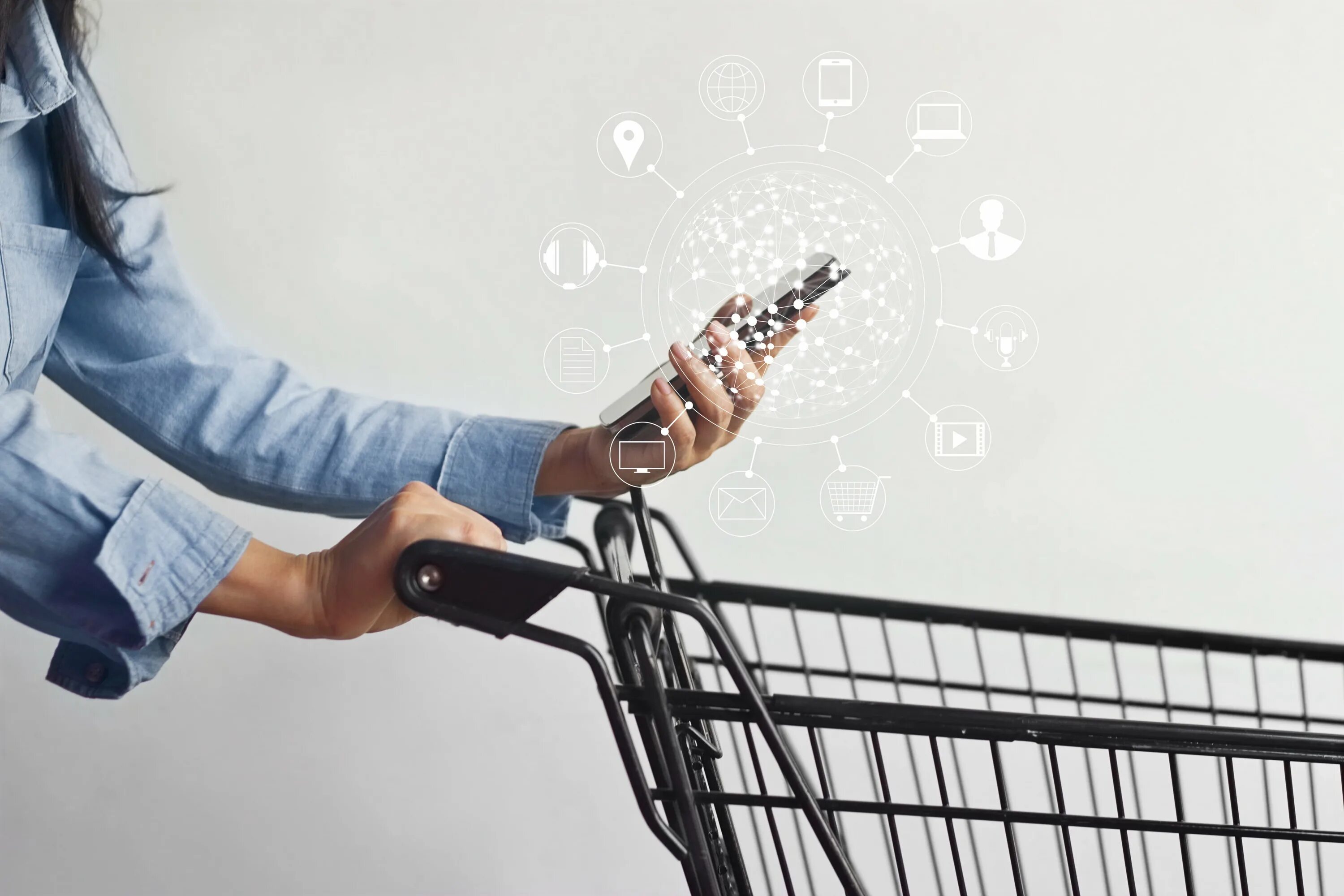 Determining gear representing commerce. Тренды e-commerce. тренды в ритейле. маркетинг в электронной коммерции. e-commerce ритейл.