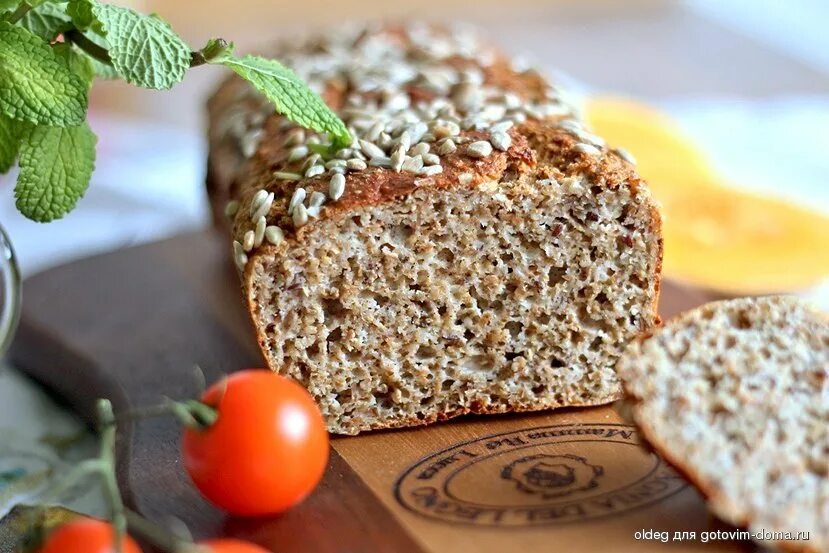 Хлеб с семечками. Белковый хлеб купить. Хлеб белково-пшеничный. Белковый хлеб для диабетиков. Отрубной хлеб.