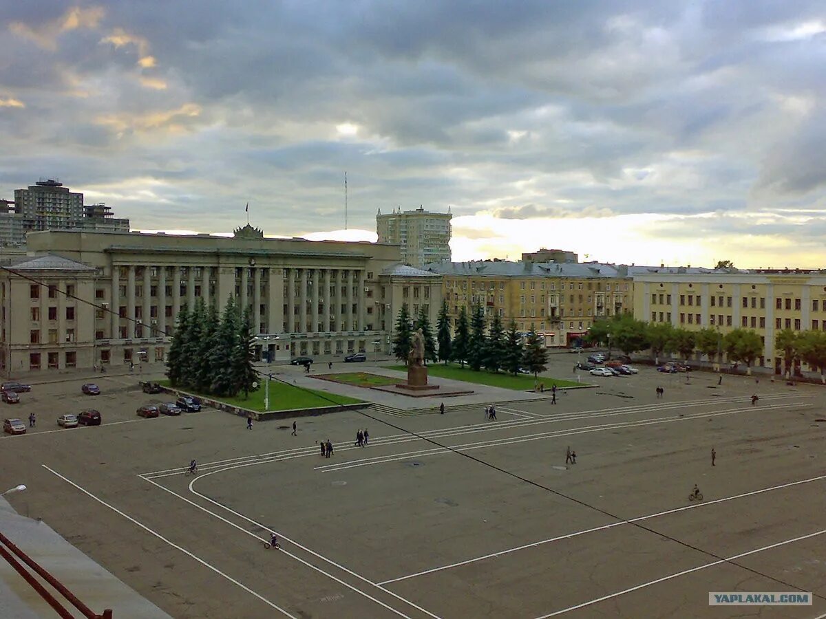 Городская пл. Театральная площадь Киров. Театральная площадь-корова. Киров Театральная площадь Киров. Киров Главная площадь города.