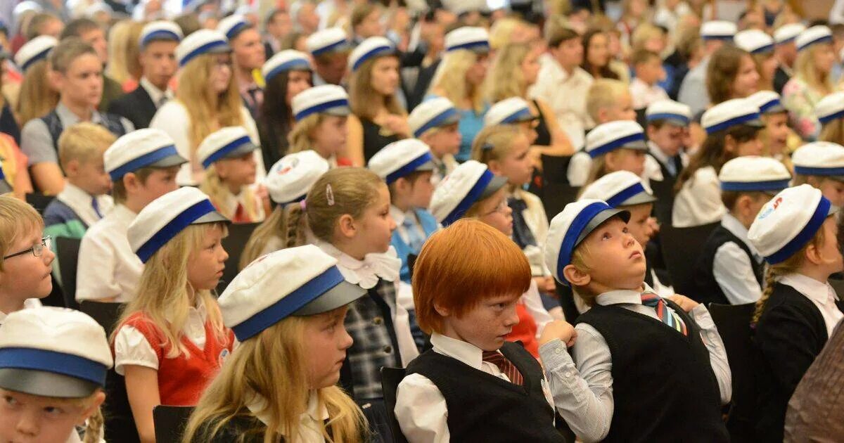 Эстонские школьники. Эстонцы дети. Эстонская национальная одежда. Estonian national people. Эстонские дети.