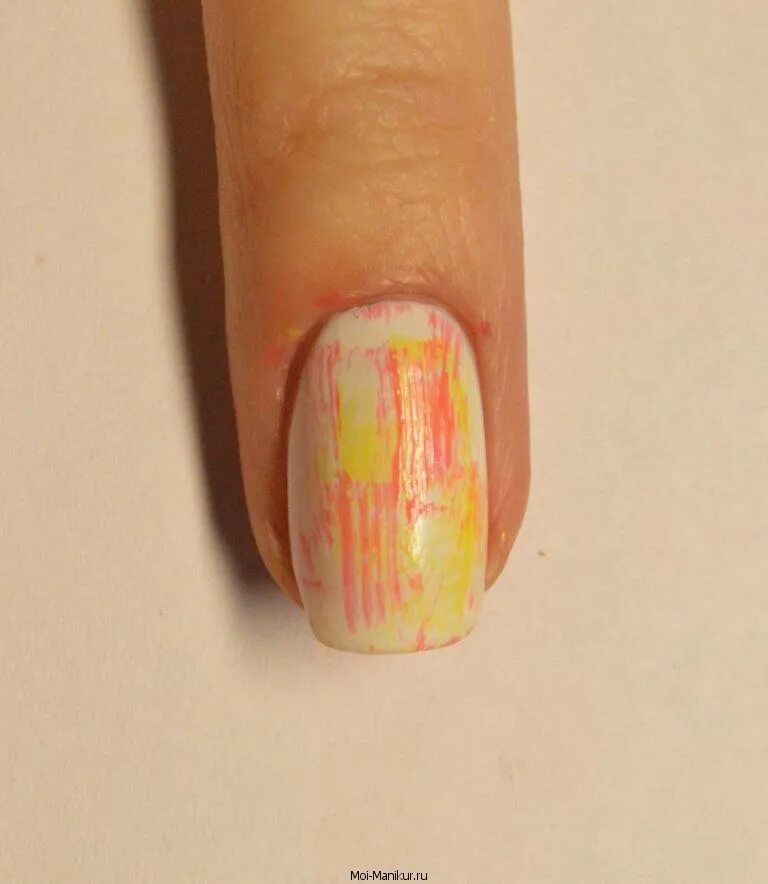 крашеные ногти. сколько слоев надо наносить базу. гель лак сворачивается в лампе. как быстро высушить лак на ногтях в домашних условиях. обычный лак сохнет в лампе.
