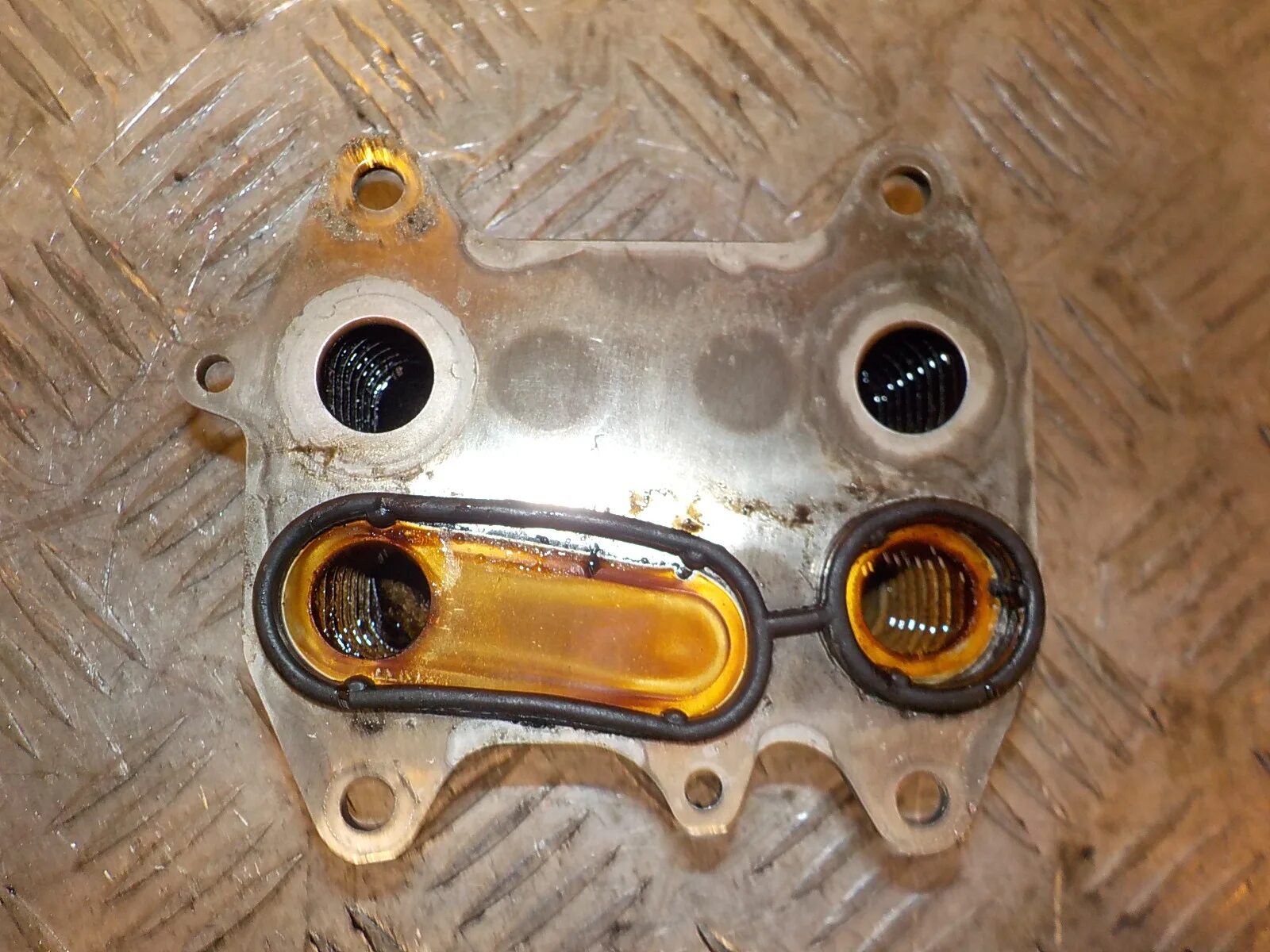 8 фильтр масляный. Фильтр масляный chevrolet equinox 2. Масляная 2011. Масляные духи. Масляная 2011.