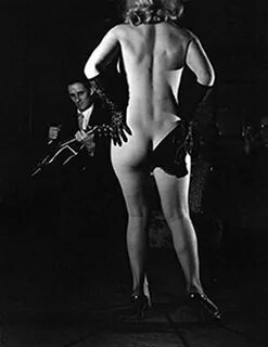 Vintage erotica striptease