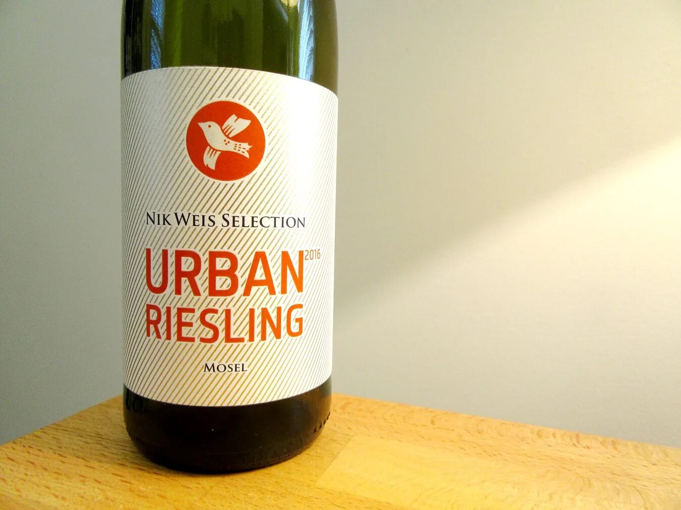 Urban Riesling Mosel Nik Weis. Вино Урбан Рислинг Мозель. Вино Урбан Рислинг Мозель белое. Рислинг Urban Nik Weis. Nik weis