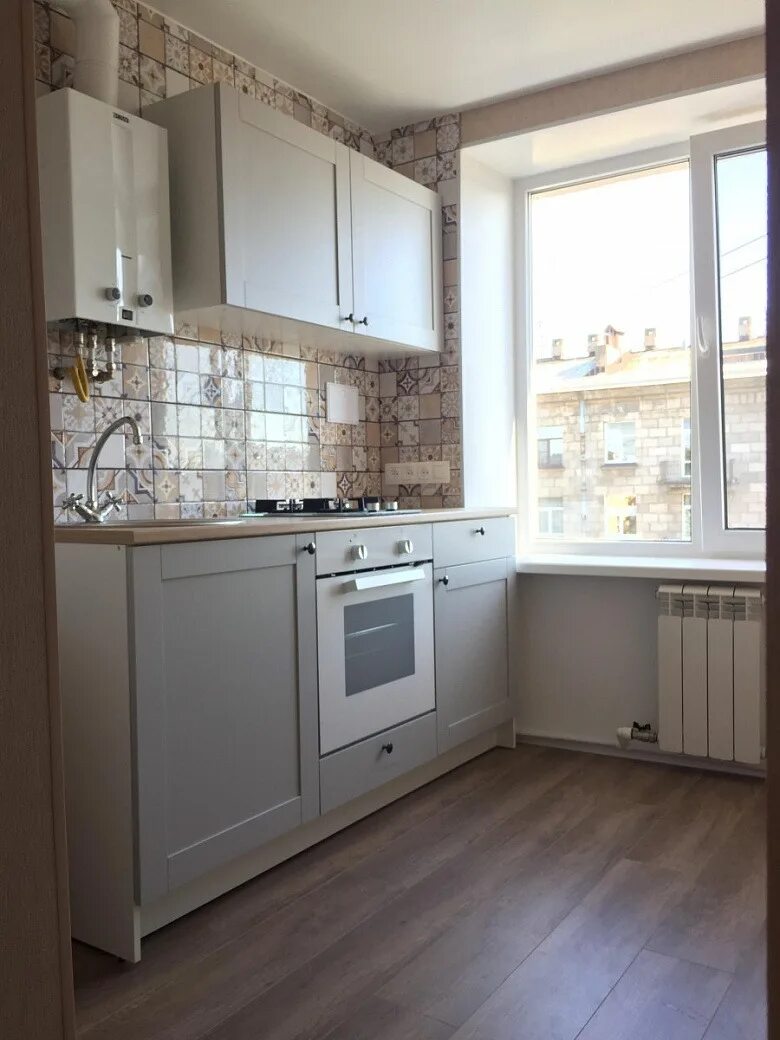 переделанная хрущевка 1 комнатная. прихожая без ремонта. бюджетная хрущевка. бюджетная хрущевка. хрущевке до и после.