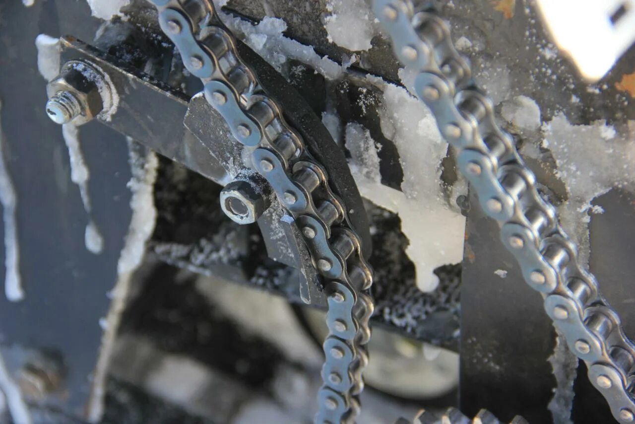 530 цепь для квадроцикла плюс звезда 37т. Ikudzo мотобуксировщик толкач. Какая цепь стоит на мотобуксировщике. Успокоитель цепи на мотобуксировщик р550. Бтс мотобуксировщик компакт 500.