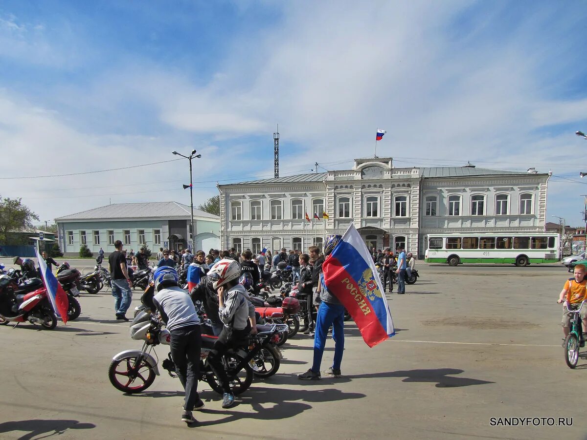 Погода в троицке челябинской области на сегодня. Троицк Челябинская область Центральная площадь 2021. Троицк Челябинская область Центральная площадь. Центральная площадь города Троицка Челябинской области. Новая Центральная площадь Троицк Челябинская область.