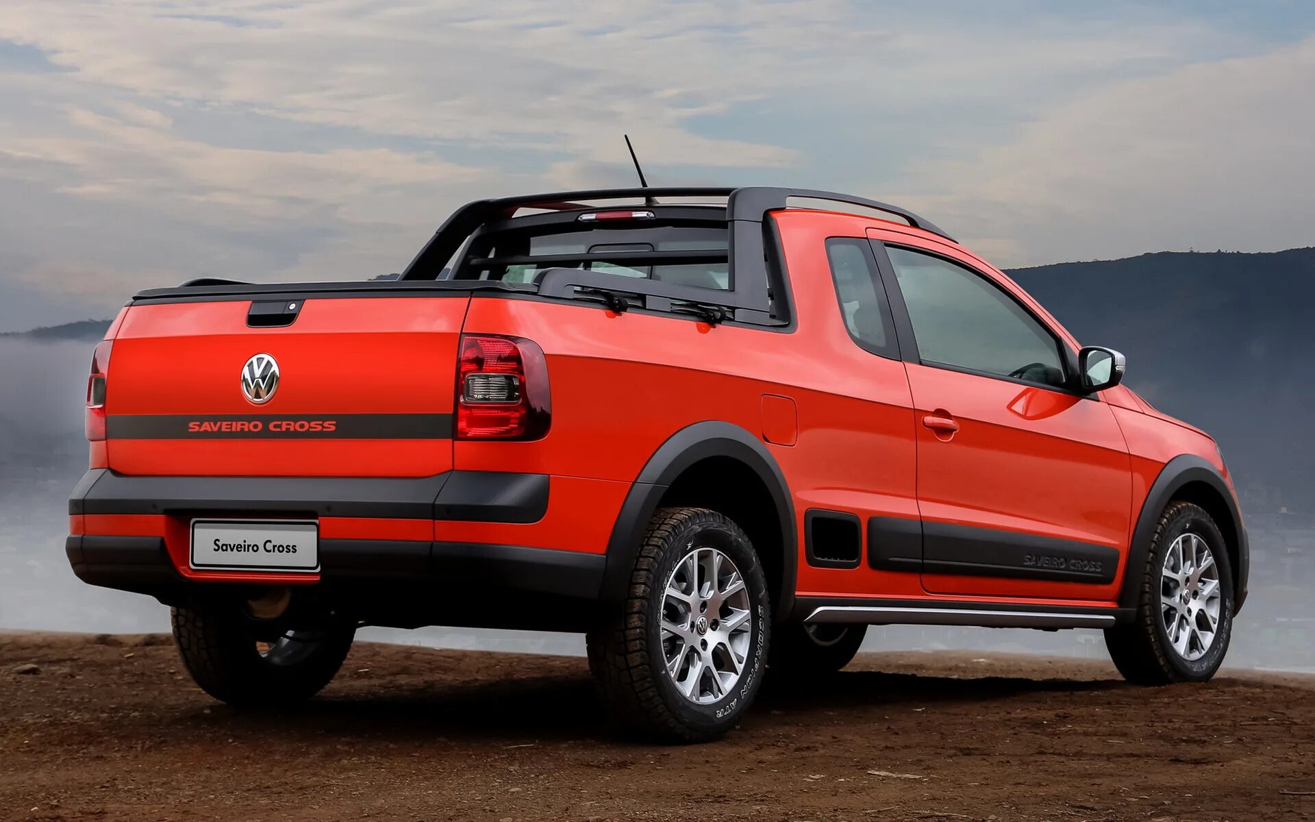 Купить фольксваген пикап. Фольксваген Saveiro Cross. Volkswagen Saveiro Pickup. Volkswagen Saveiro Surf. VW Saveiro 1.