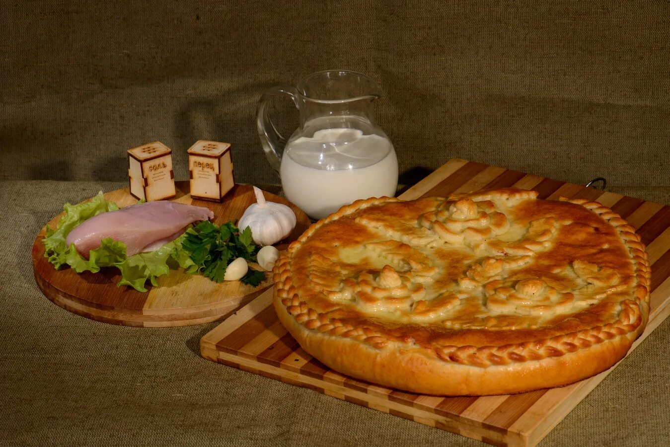 Порадуй себя незабываемым ужином! Сытный пирог с сочным, обжаренным мясом и карт