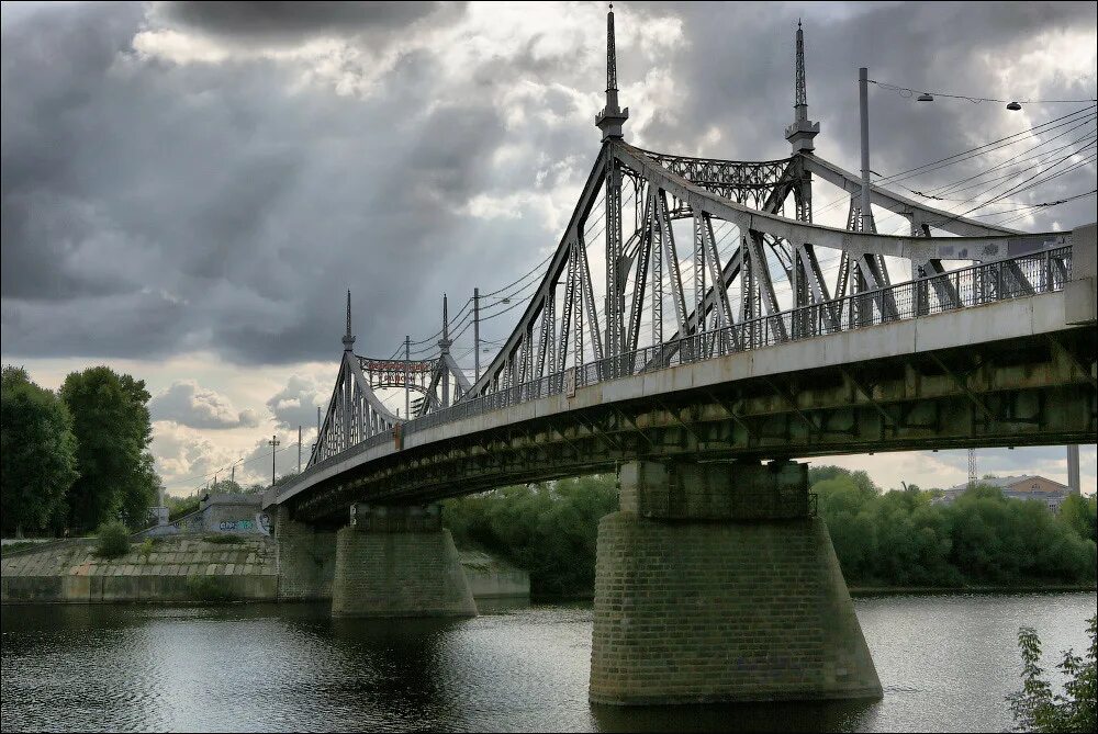 Старый мост тверь. Нововолжский мост Тверь. Тверской Староволжский мост. Волжский мост Тверь. Старый Волжский мост Тверь.