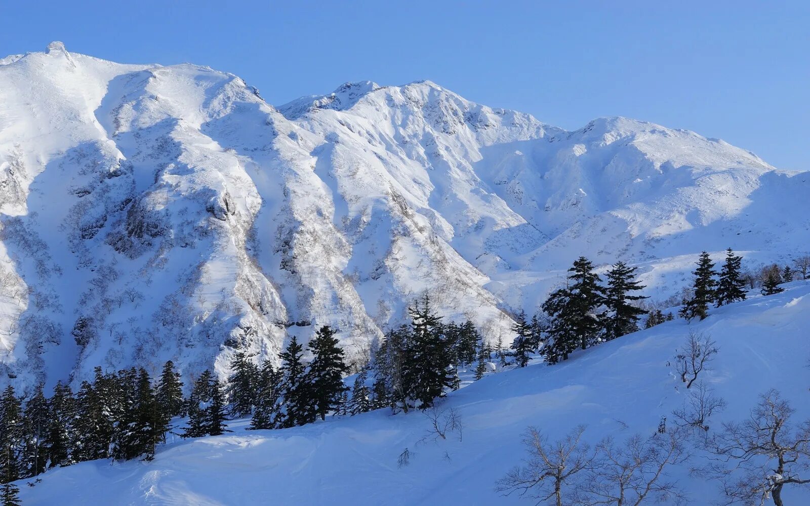 Сылгылар саас фото. Сугробы. Арктика снег. Снежный человек в горах. Снег сугробы.