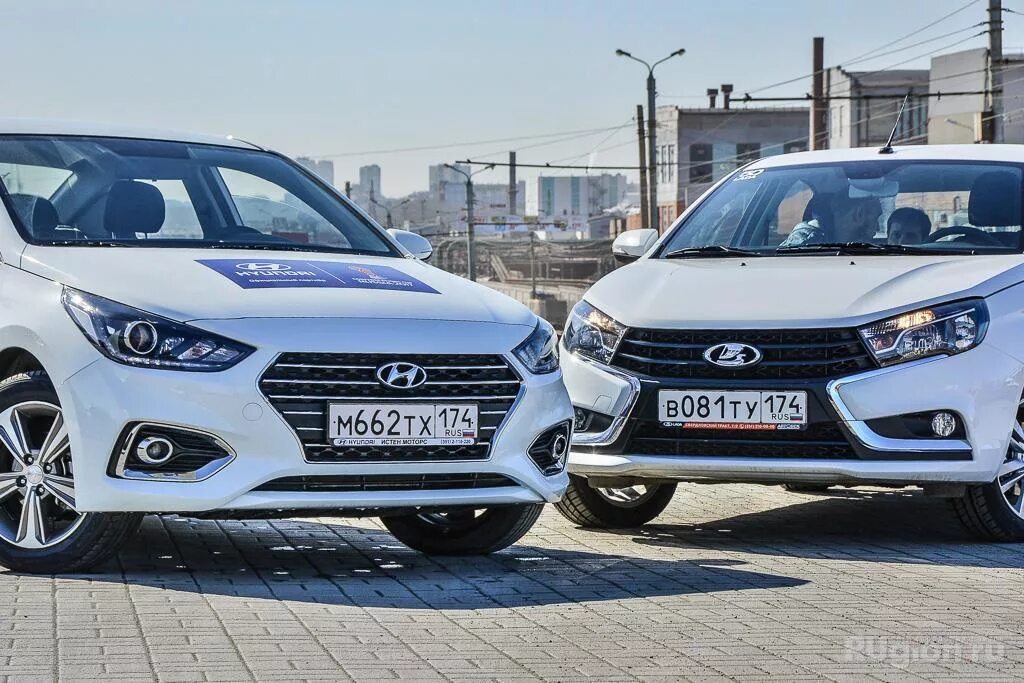Сравнение хендай солярис. Hyundai Solaris 2021. Hyundai Solaris Kia Rio 2020.
