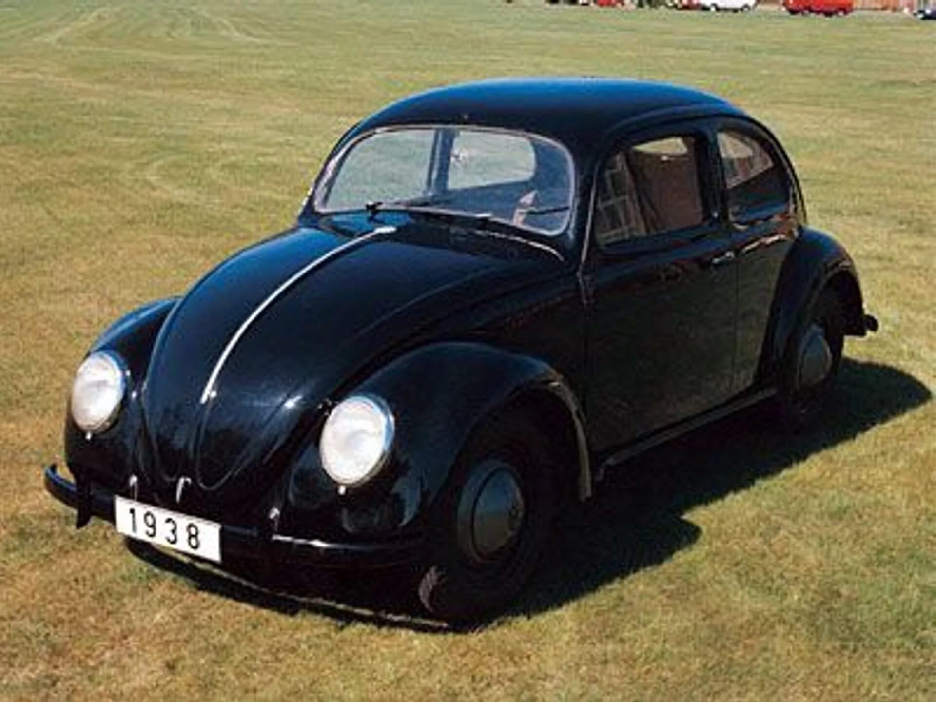Первые немецкие автомобили. Фольксваген Битл 1938. Volkswagen Käfer – «Жук». 1946. Фольксваген Жук 1938. Volkswagen Käfer Жук Beetle.