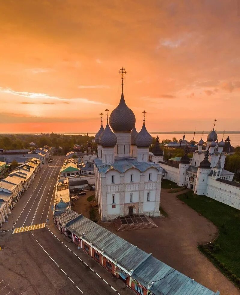 золотое кольцо ростов великий озеро неро. ростов великий кремль. центр ростова великого. ростовский кремль с озера неро. золотое кольцо ростов великий озеро неро.