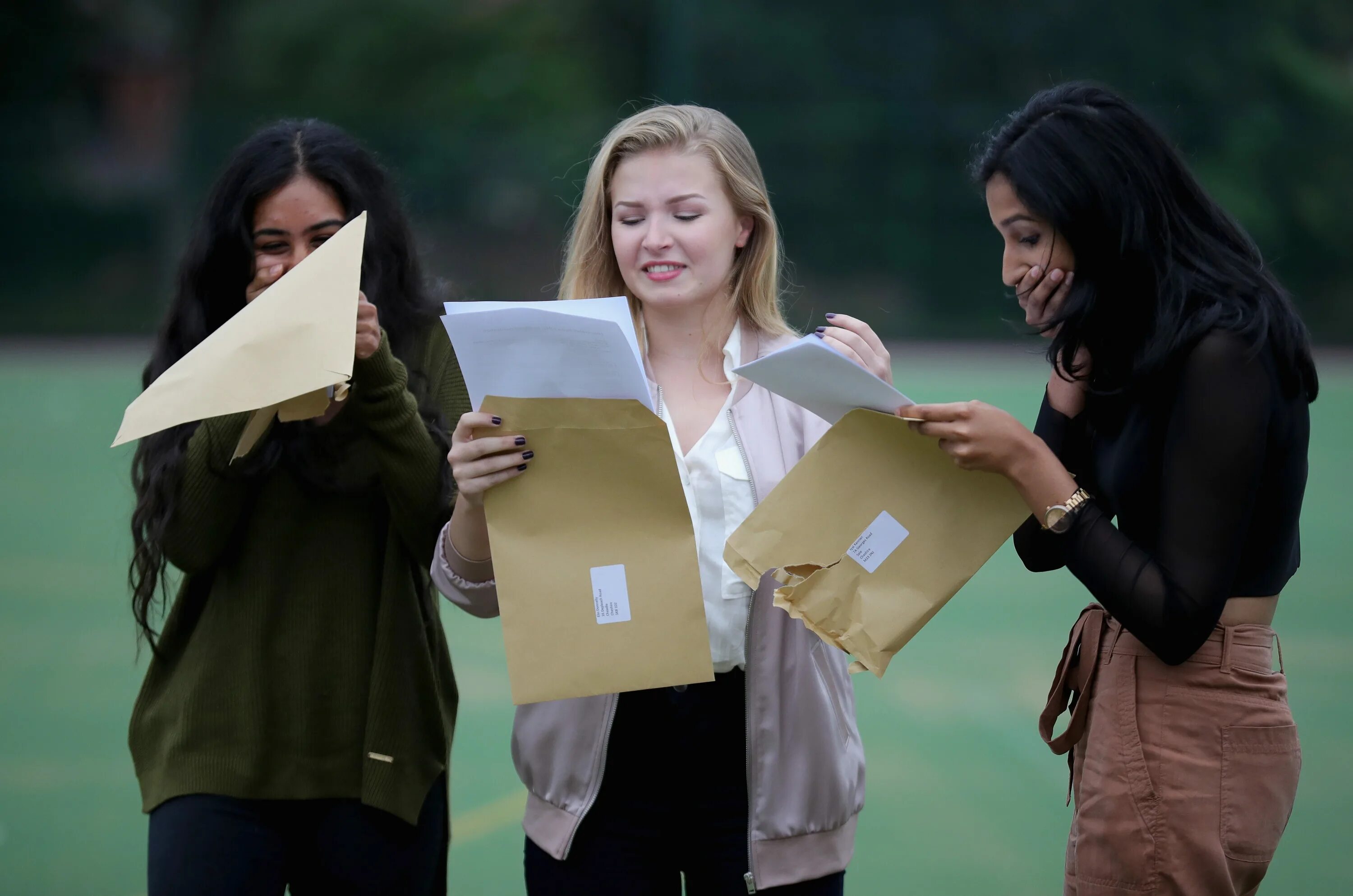 A level exams. Экзамены в Англии. GCSE экзамен. Экзамены в Британии GCSE. Экзамен в Великобритании a Level.