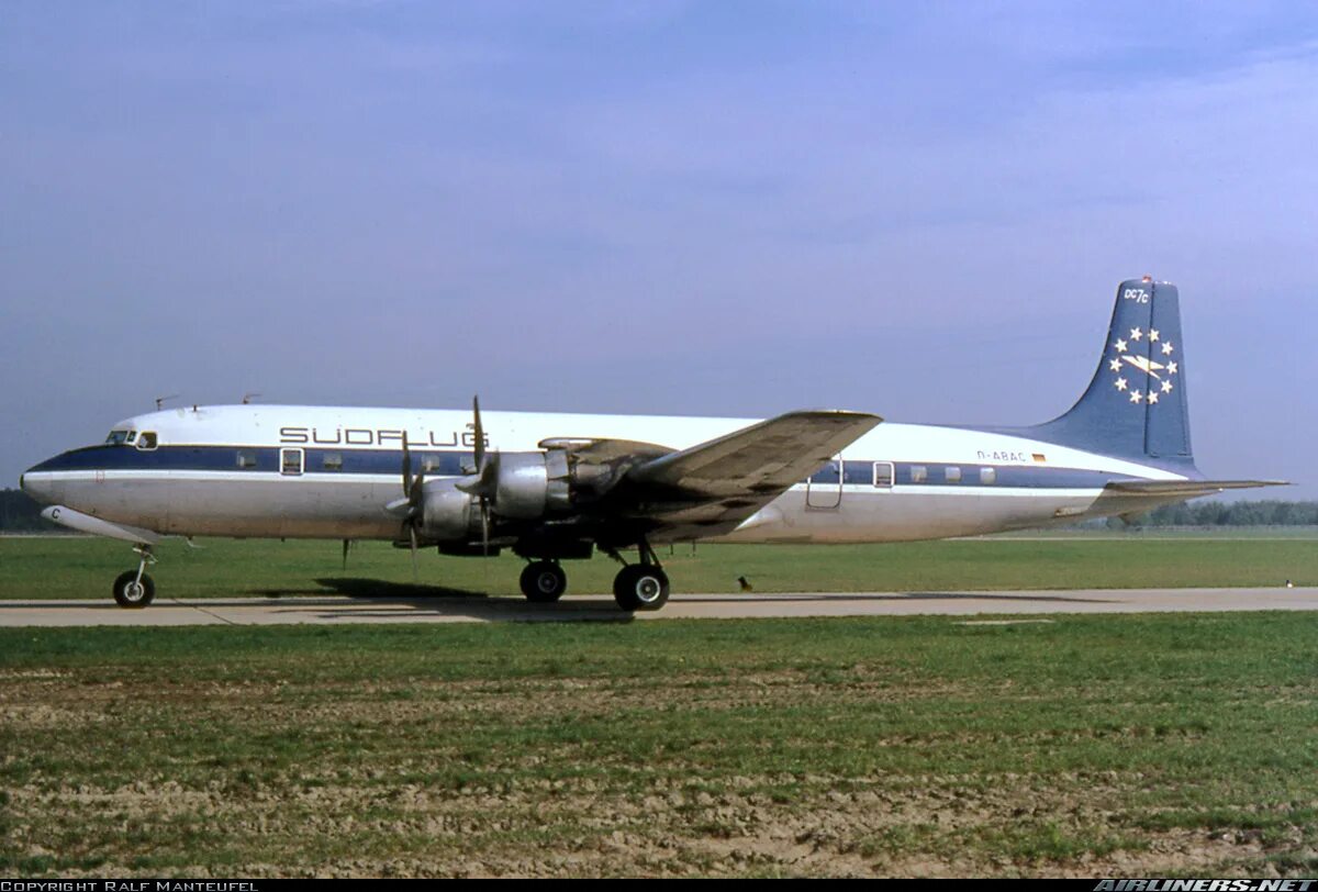 Dc 7.4. Douglas DC-7c. Дуглас ДС 7. Дуглас самолёт 7. DC-7.