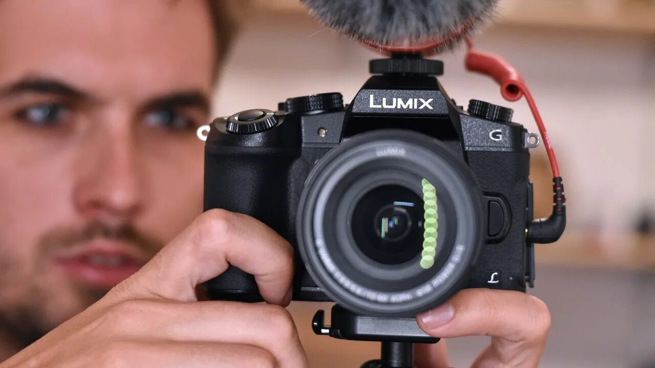 Panasonic Lumix g100. Panasonic Lumix экшн камера. Фотограф с камерой Lumix. Lumix g7 Cage.