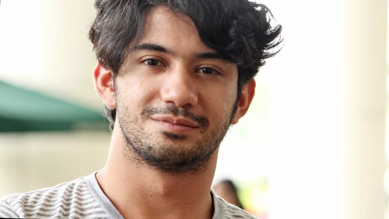 Reza Rahadian. Reza tsaghati. Франк мут актер. Reza Abbbasi.